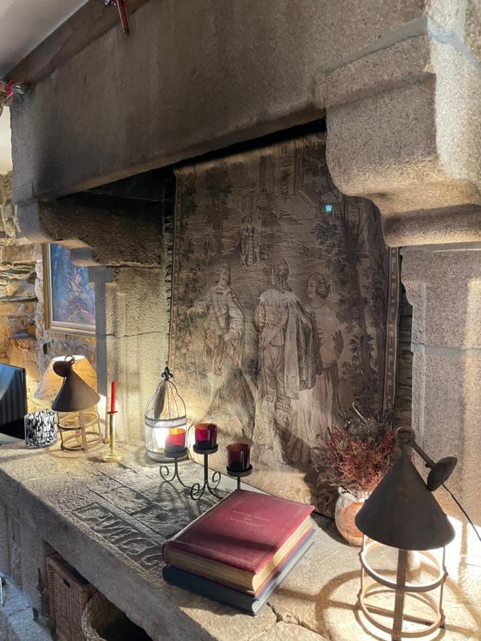 Tréguier Appartement De 1634 Avec Balcon Au Sud Sur Jardin En Plein Coeur Historique מראה חיצוני תמונה